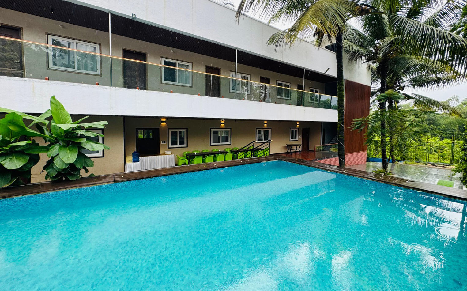 dining-at-gpv-village-resort